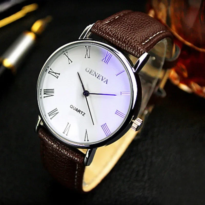 有名なブランドの男性クォーツ時計ビジネスカジュアルファッショ - Leather Watch Band Men のレビューと価格